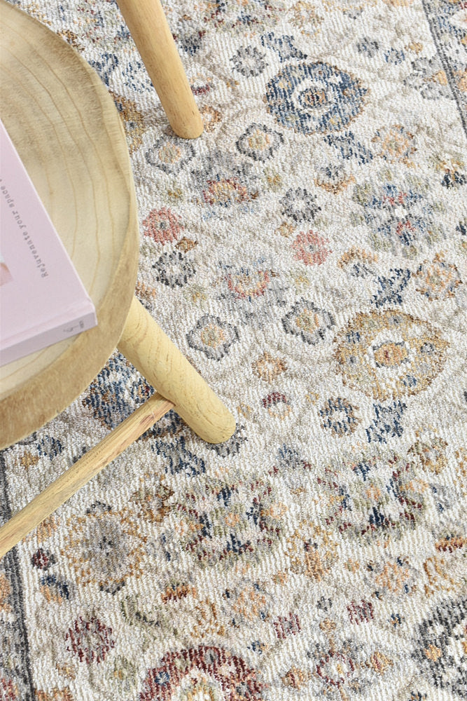Amara Cream Rug 0A156A