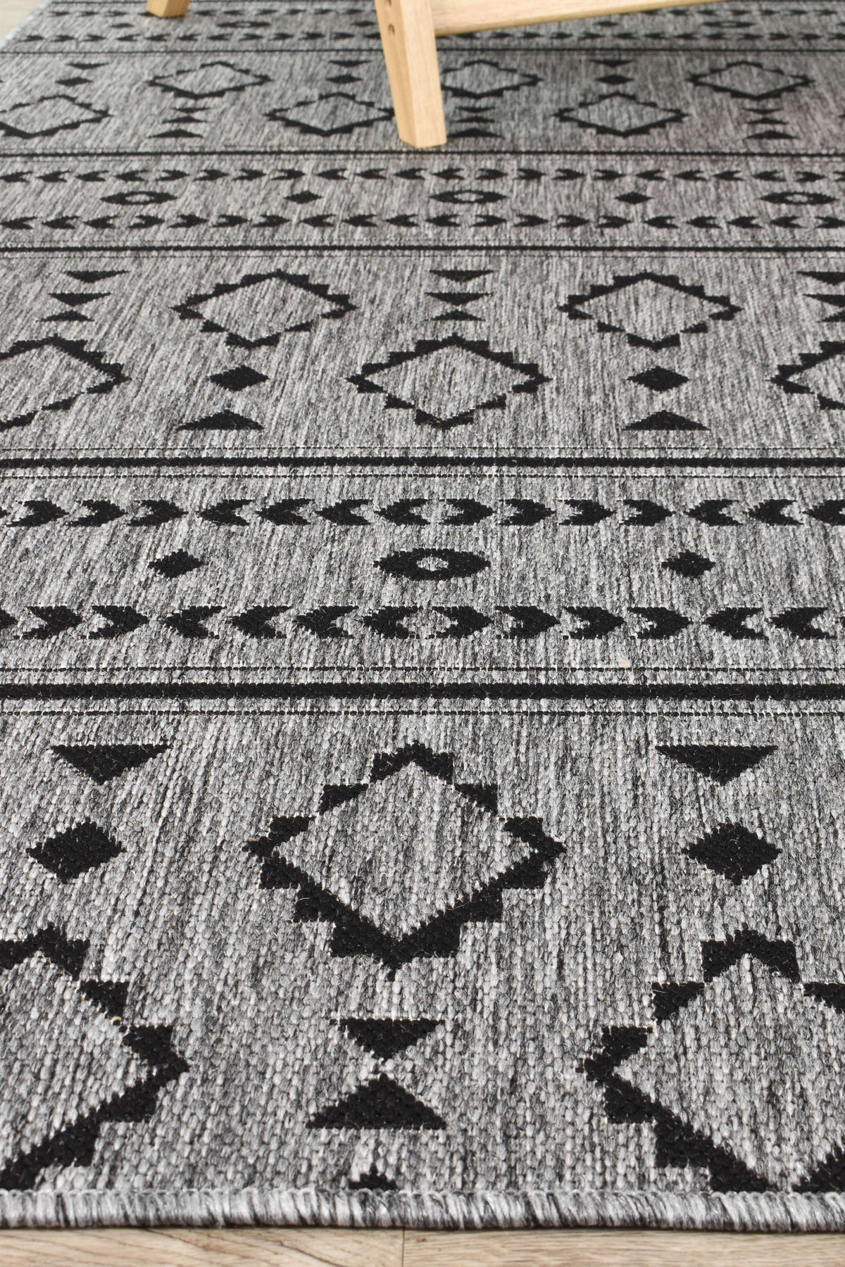 Bondi Dark Grey Rug 3333-DM9E